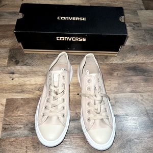 Nude Converse